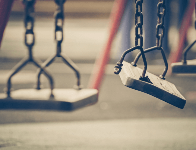 Broken chain swing in playground injuries